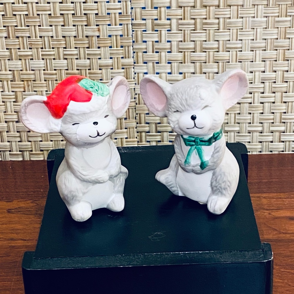 🎄🌟2xHP🌟VTG NWOB Mistletoe Mice Bisque Porcelain Salt/Pepper Shakers